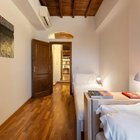 Via Dei Pilastri, 44 - Charming And Cozy In Historic Cente